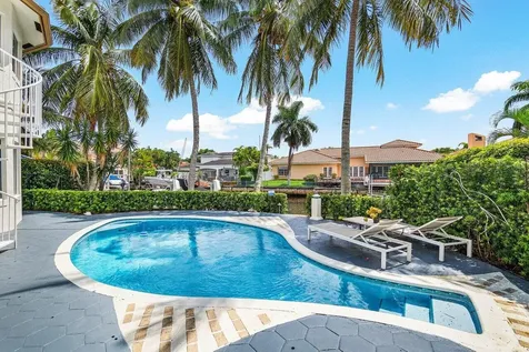 560 Sw 15th Street Boca Raton FL 33432