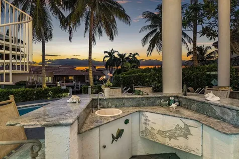 560 Sw 15th Street Boca Raton FL 33432