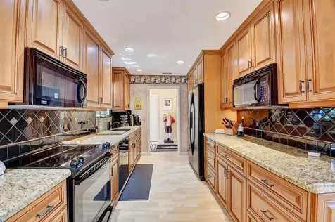 9 Windsor Lane Boynton Beach FL 33436
