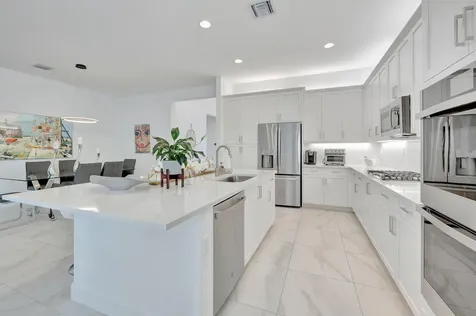9291 Mountain Pine Grove Boynton Beach FL 33473