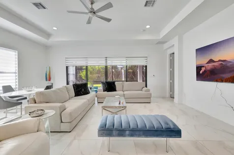 9291 Mountain Pine Grove Boynton Beach FL 33473