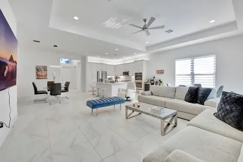 9291 Mountain Pine Grove Boynton Beach FL 33473
