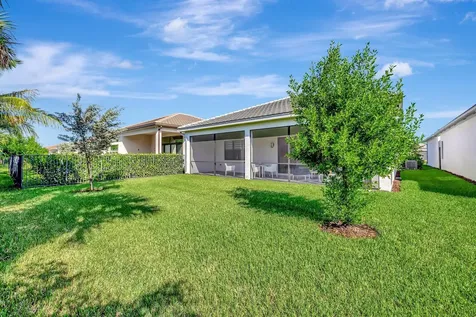 9291 Mountain Pine Grove Boynton Beach FL 33473