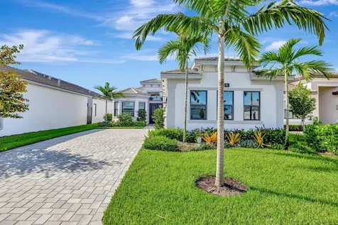 9291 Mountain Pine Grove Boynton Beach FL 33473
