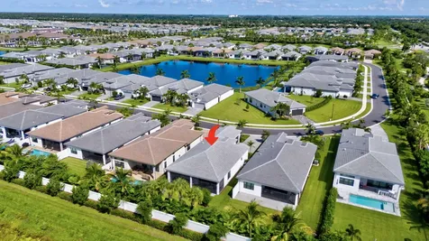9291 Mountain Pine Grove Boynton Beach FL 33473