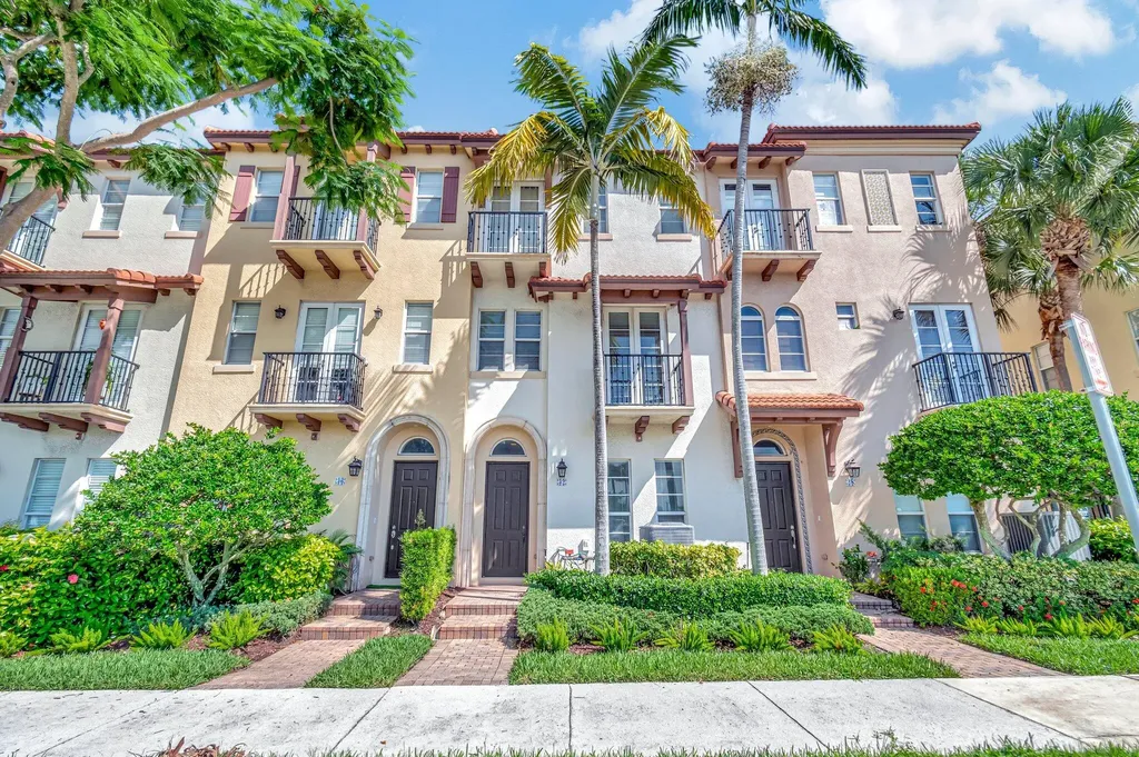 32 Via Floresta Drive Boca Raton FL 33487