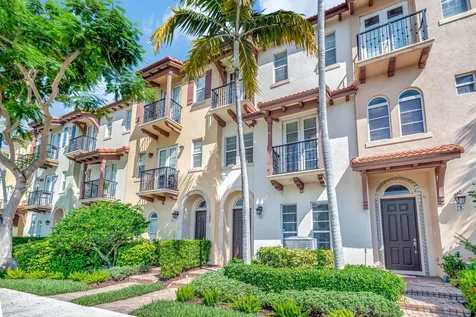 32 Via Floresta Drive Boca Raton FL 33487