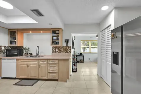 6406 Nw 57th Court Tamarac FL 33321