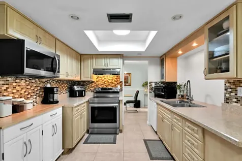 6406 Nw 57th Court Tamarac FL 33321