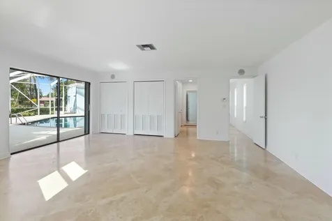 301 N Country Club Drive Atlantis FL 33462