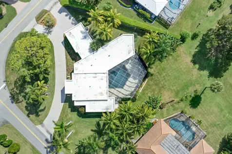 301 N Country Club Drive Atlantis FL 33462