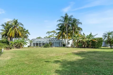 301 N Country Club Drive Atlantis FL 33462