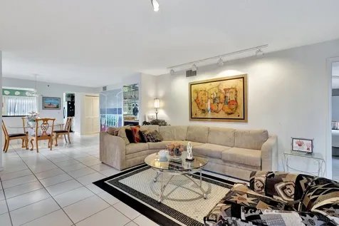 7449 Glendevon Lane Delray Beach FL 33446