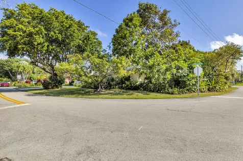 100 Ne Spanish Trail Boca Raton FL 33432