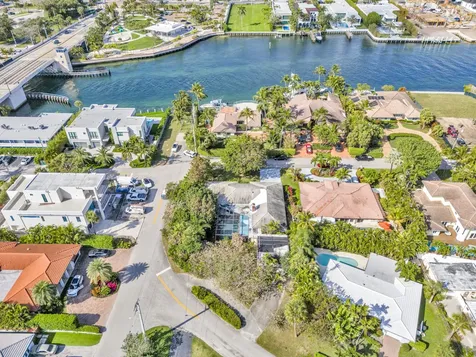 100 Ne Spanish Trail Boca Raton FL 33432