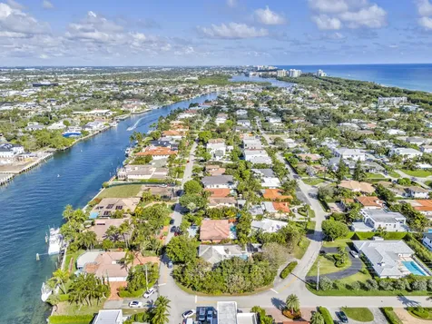 100 Ne Spanish Trail Boca Raton FL 33432