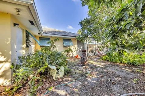 100 Ne Spanish Trail Boca Raton FL 33432