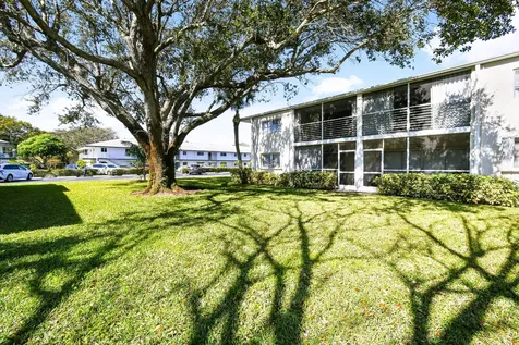 9 Westwood Avenue Tequesta FL 33469