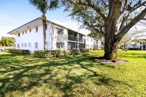 9 Westwood Avenue Tequesta FL 33469