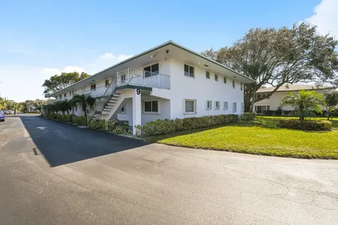 9 Westwood Avenue Tequesta FL 33469