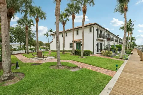 1367 Se 3rd Avenue Pompano Beach FL 33060