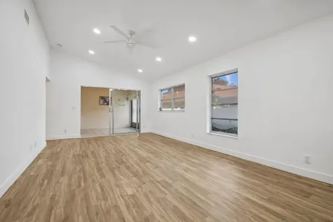 8089 Springtree Road Boca Raton FL 33496
