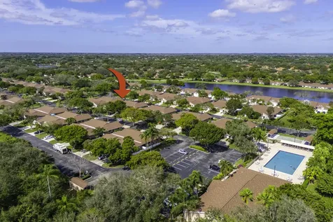 8089 Springtree Road Boca Raton FL 33496