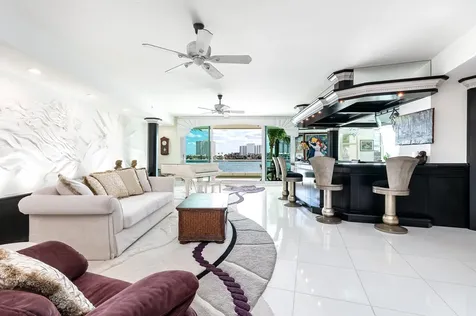 550 Se 5th Avenue Boca Raton FL 33432