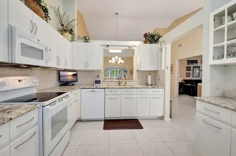 7283 Summer Tree Drive Boynton Beach FL 33437