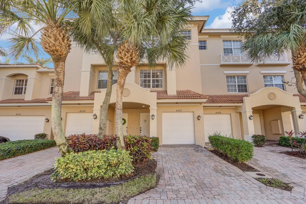 4557 Artesa Way Palm Beach Gardens FL 33418