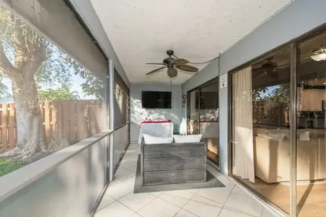 1060 Nw 19th Terrace Delray Beach FL 33445