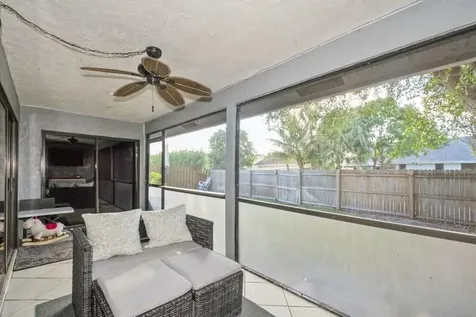1060 Nw 19th Terrace Delray Beach FL 33445