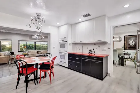 32 Hampshire Lane Boynton Beach FL 33436