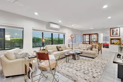32 Hampshire Lane Boynton Beach FL 33436
