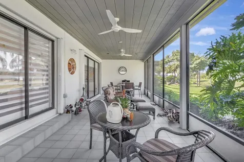 32 Hampshire Lane Boynton Beach FL 33436