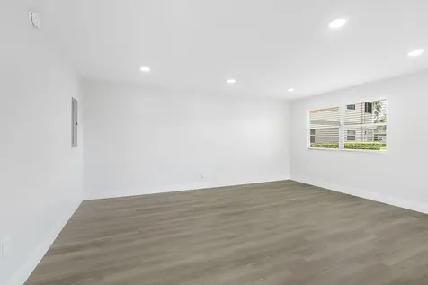 385 Flanders I Delray Beach FL 33484