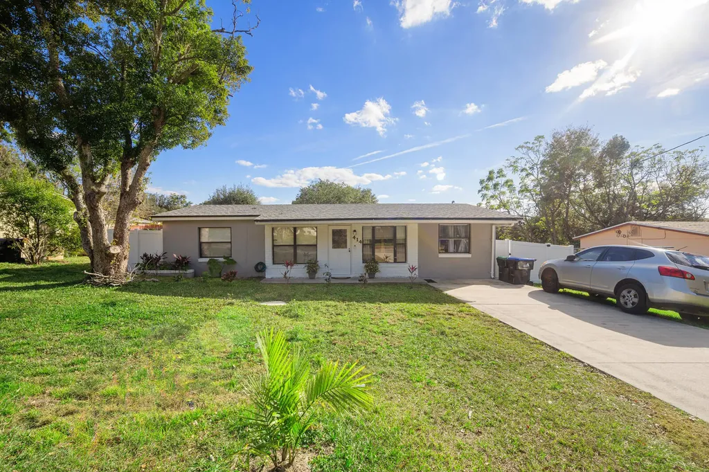 414 W Ella J Gilmore Street Apopka FL 32703