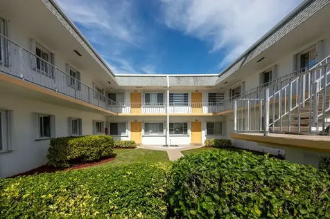 2840 Cynthia 204 Lane Lake Worth Beach FL 33461