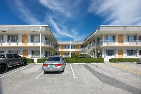 2840 Cynthia 204 Lane Lake Worth Beach FL 33461