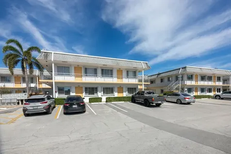 2840 Cynthia 204 Lane Lake Worth Beach FL 33461