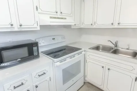 2840 Cynthia 204 Lane Lake Worth Beach FL 33461