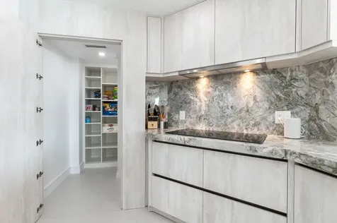 100 Se 5th Avenue Boca Raton FL 33432