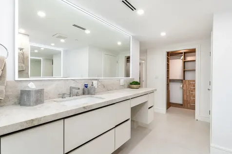 100 Se 5th Avenue Boca Raton FL 33432