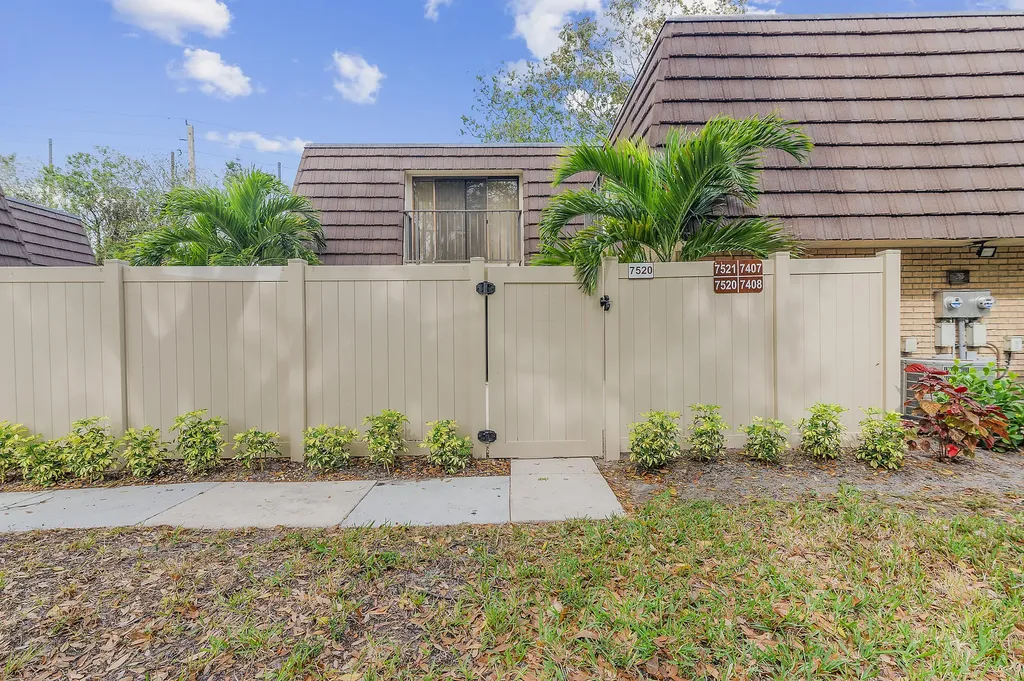7520 75th Way West Palm Beach FL 33407