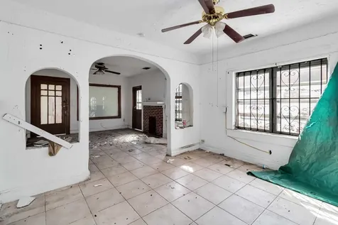 1839 Nw 49th Street Miami FL 33142
