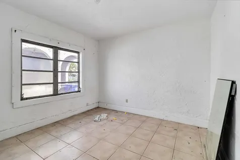 1839 Nw 49th Street Miami FL 33142
