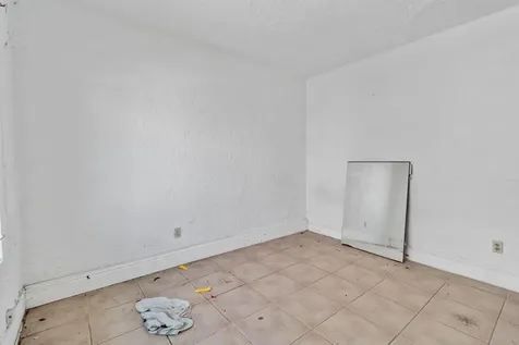 1839 Nw 49th Street Miami FL 33142