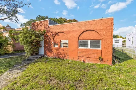 1839 Nw 49th Street Miami FL 33142