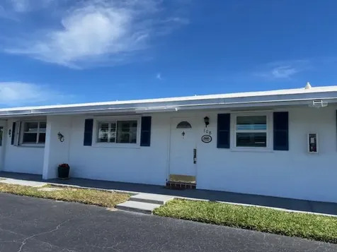 100 Golfview Terrace Boynton Beach FL 33426