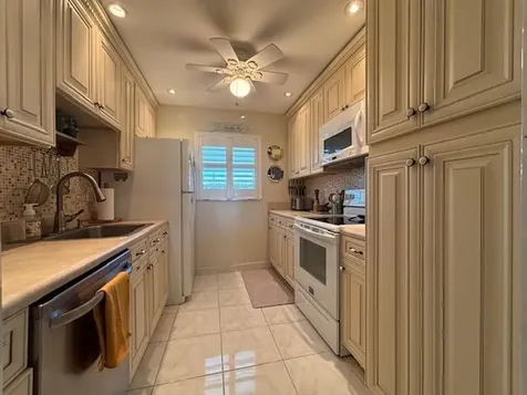 100 Golfview Terrace Boynton Beach FL 33426